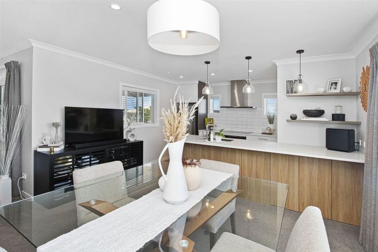 Photo of property in 28a Torkar Road, Clarks Beach, 2122