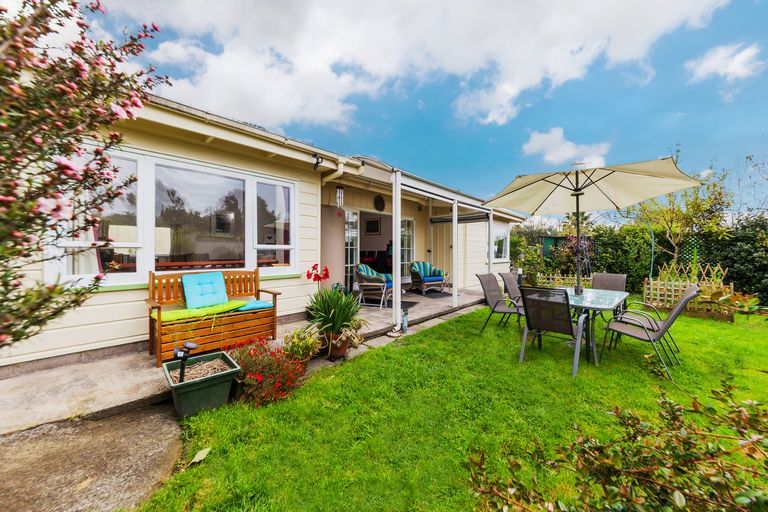 Photo of property in 2a Woodvale Road, Glen Eden, Auckland, 0602