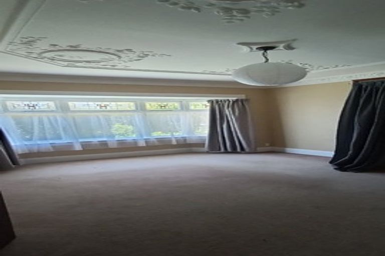 Photo of property in 16 Burrows Avenue, Karori, Wellington, 6012