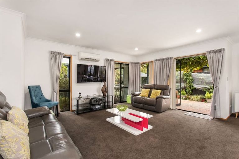 Photo of property in 14 Sawyers Arms Road, Northcote, Christchurch, 8052