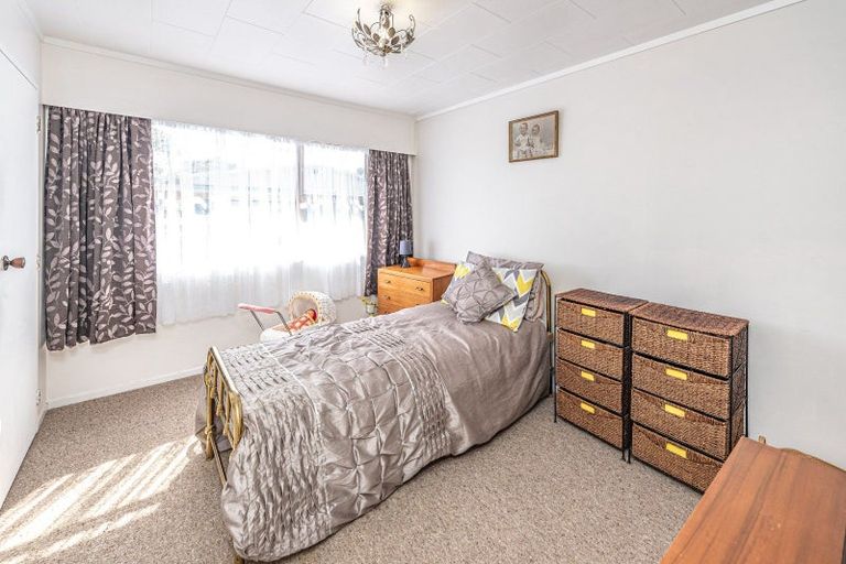 Photo of property in 102 Hinau Street, Castlecliff, Whanganui, 4501