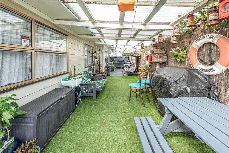 Photo of property in 102 Hinau Street, Castlecliff, Whanganui, 4501