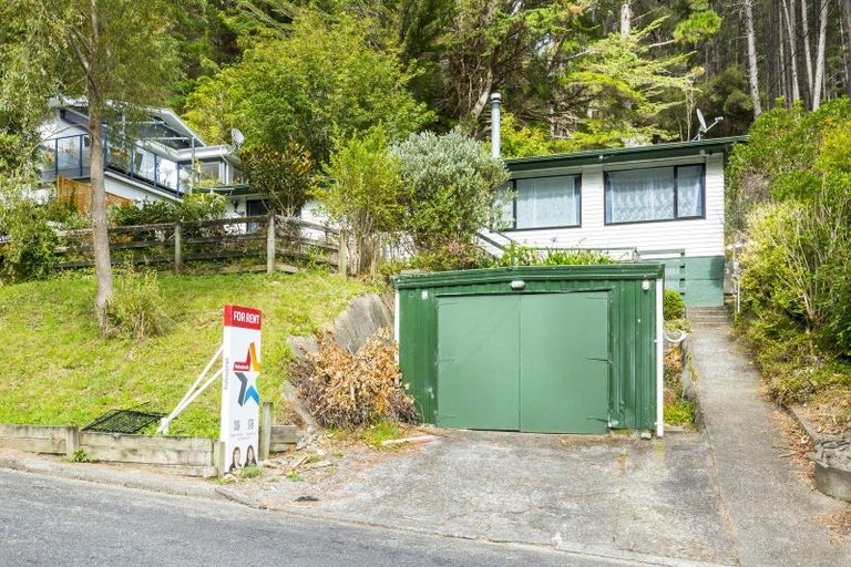 Photo of property in 76 Elmslie Road, Pinehaven, Upper Hutt, 5019
