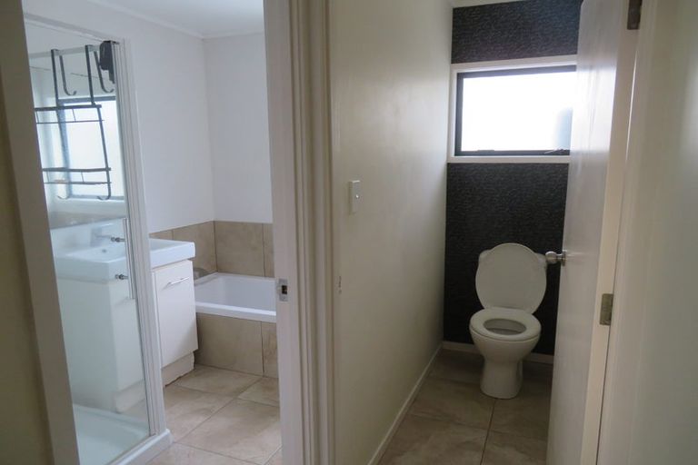 Photo of property in 3 Merrill Place, Birkdale, Auckland, 0626