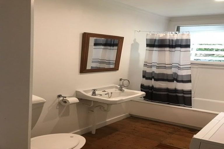 Photo of property in 1/4 George Street, Mangere East, Auckland, 2024