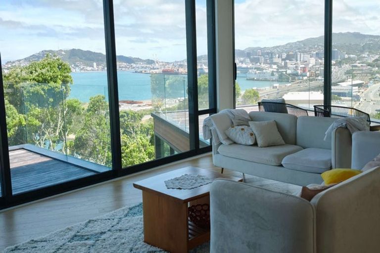 Photo of property in 10 Satchell Way, Kaiwharawhara, Wellington, 6035