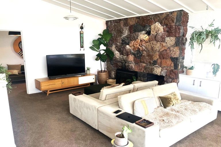 Photo of property in 97 Tiroroa Avenue, Te Atatu South, Auckland, 0610