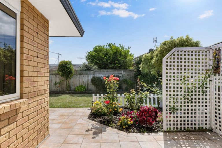 Photo of property in 12 Dan Tori Place, Orewa, 0931