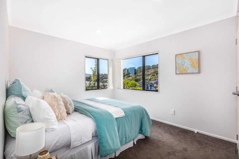 Photo of property in 16 Endeavour Drive, Whitby, Porirua, 5024