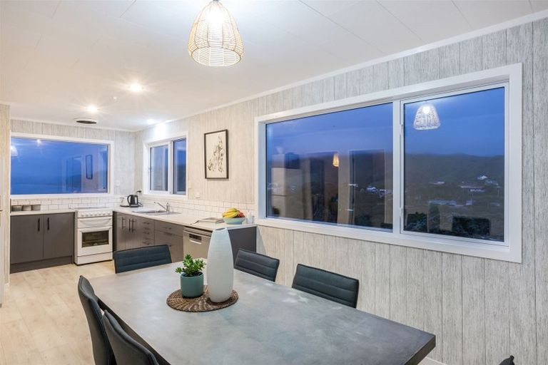 Photo of property in 18 Raroa Place, Pukerua Bay, 5026