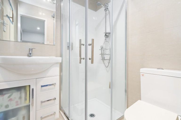 Photo of property in 12a Frederick Place, Whalers Gate, New Plymouth, 4310