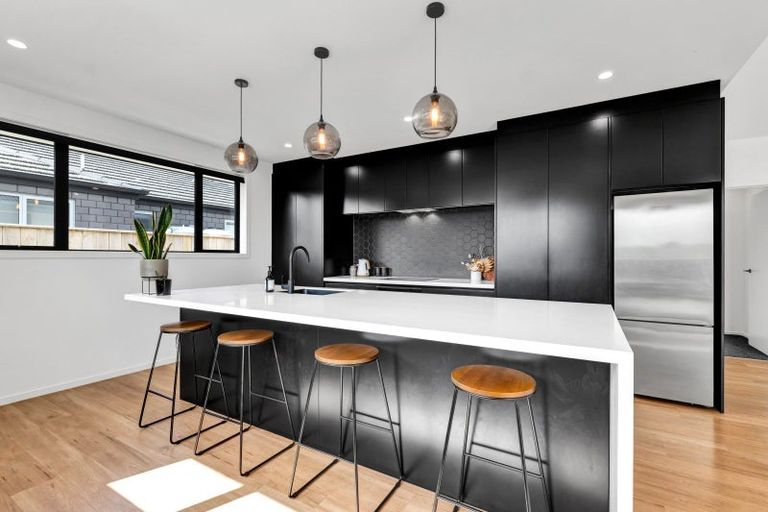 Photo of property in 11 Midsummer Avenue, Stratford, 4332