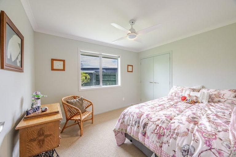 Photo of property in 11 Pohutukawa Drive, Eskdale, Napier, 4182