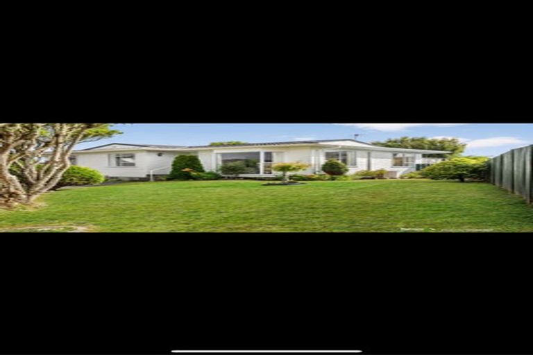 Photo of property in 6 Arima Place, Grenada Village, Wellington, 6037