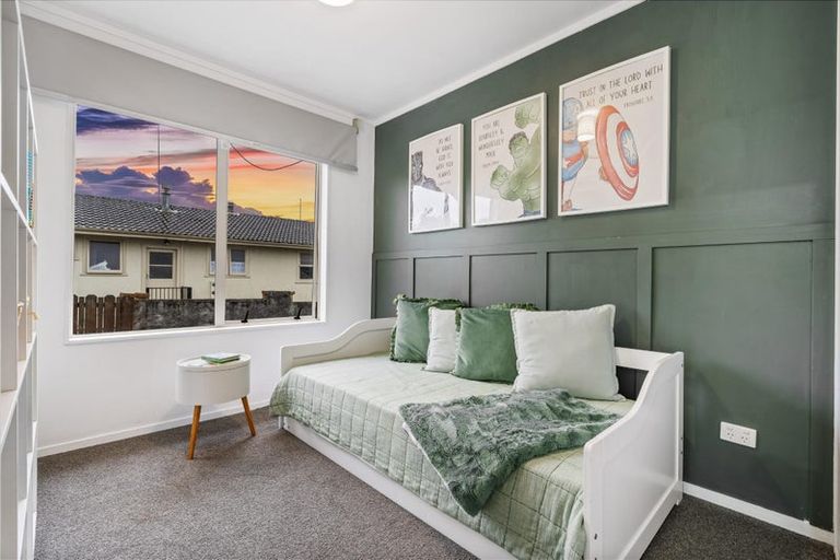 Photo of property in 70 Harmel Road, Glendene, Auckland, 0602