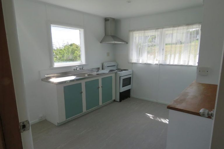 Photo of property in 34 Roberts Street, Tawa, Wellington, 5028