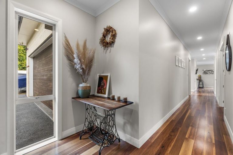 Photo of property in 26b Awhiorangi Promenade, Swanson, Auckland, 0816