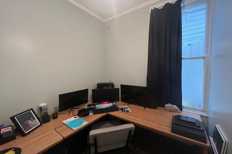 Photo of property in 24 Macdonald Crescent, Te Aro, Wellington, 6011