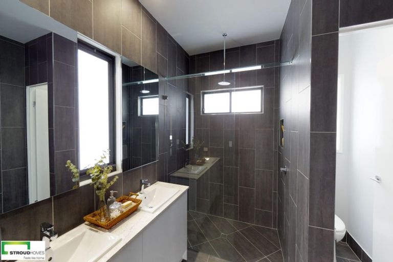 Photo of property in 17 Tamahunga Drive, Matakana, 0985