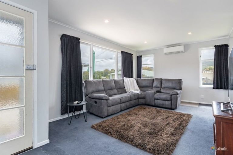 Photo of property in 14 Benge Crescent, Clouston Park, Upper Hutt, 5018