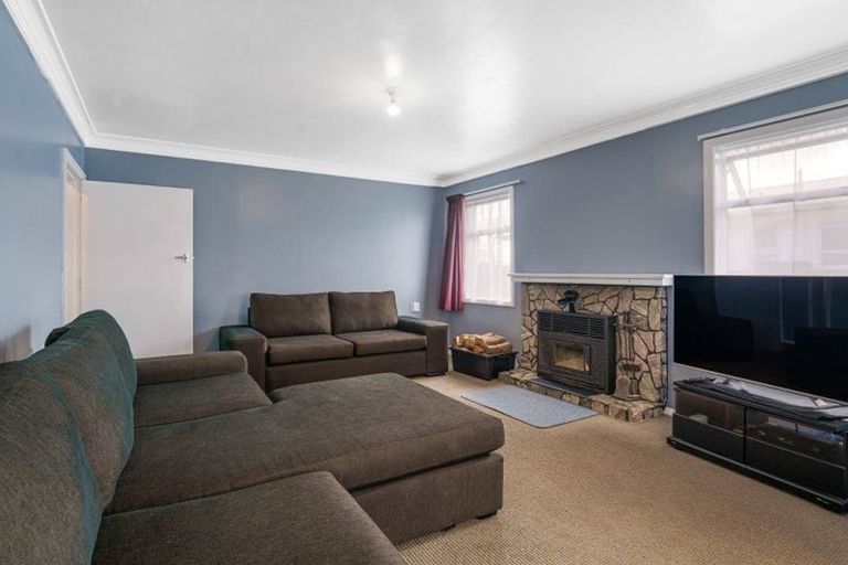 Photo of property in 13 Matai Street, Levin, 5510