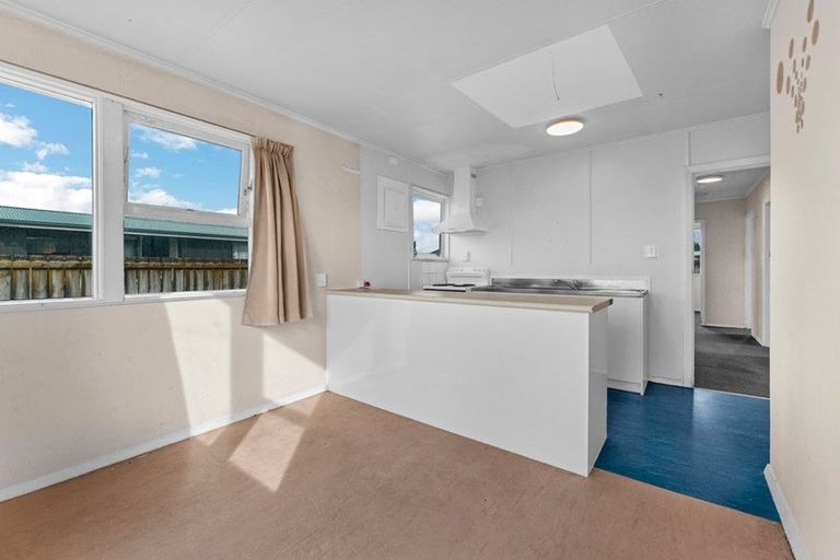 Photo of property in 76 Cambridge Terrace, Papatoetoe, Auckland, 2025