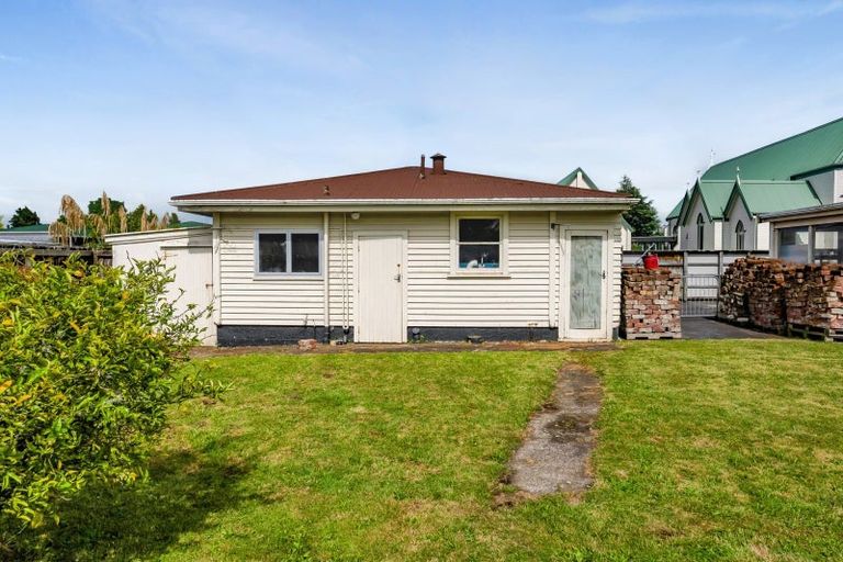 Photo of property in 3 Carrington Street, Inglewood, 4330