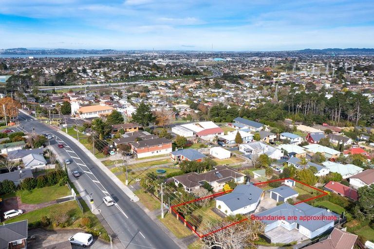 Photo of property in 97 Royal Road, Massey, Auckland, 0614