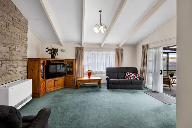 Photo of property in 18 Kamahi Avenue, Hawera, 4610