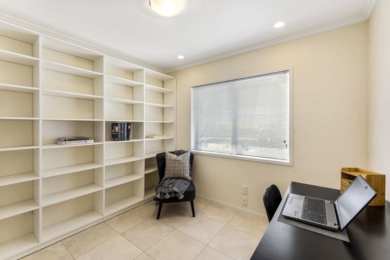 Photo of property in 4 Sunstone Crescent, Brown Owl, Upper Hutt, 5018