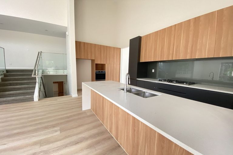 Photo of property in 22 Lorikeet Place, Unsworth Heights, Auckland, 0632