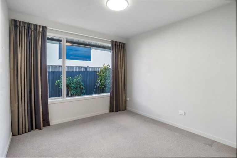 Photo of property in 32 Northview Avenue, Winton, 9720