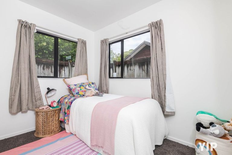 Photo of property in 2/10 Pohutukawa Street, Woburn, Lower Hutt, 5010