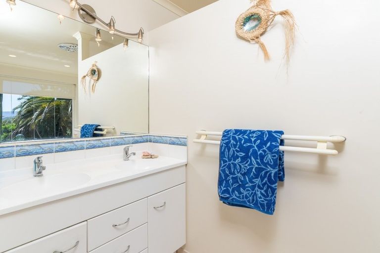 Photo of property in 2 Coastview Lane, Mangawhai, 0975