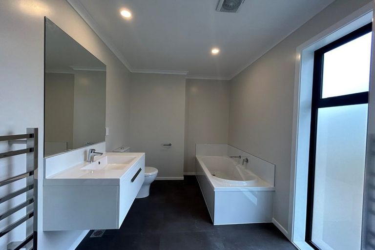 Photo of property in 7 Koreke Close, Kenepuru, Porirua, 5022