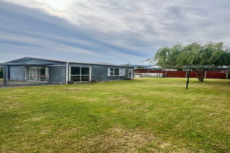 Photo of property in 28 Charles Road, Hannahs Bay, Rotorua, 3010