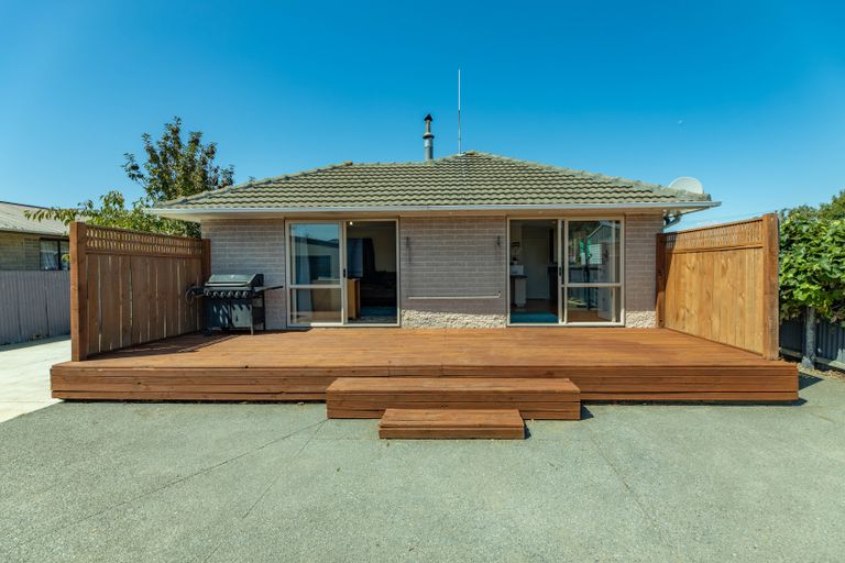 Photo of property in 17 Ariel Place, Aranui, Christchurch, 8061