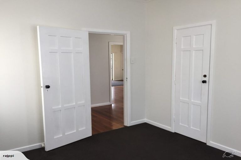 Photo of property in 73 Bell Road, Waiwhetu, Lower Hutt, 5010