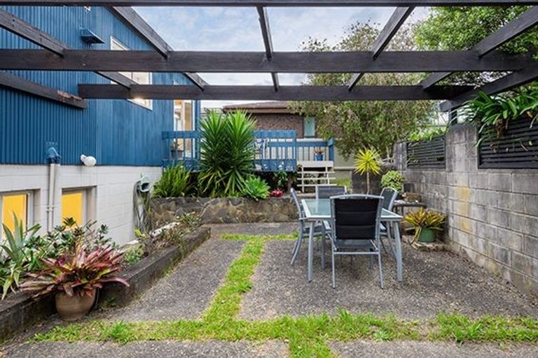 Photo of property in 30 Amante Crescent, Mairangi Bay, Auckland, 0630