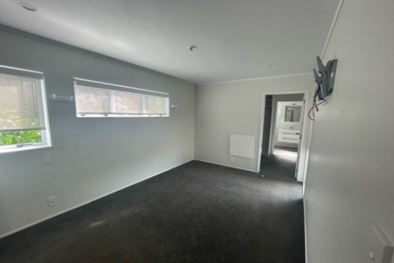 Photo of property in 2/11 Parramatta Place, Botany Downs, Auckland, 2010