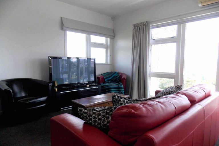 Photo of property in 1a Clive Road, Khandallah, Wellington, 6035