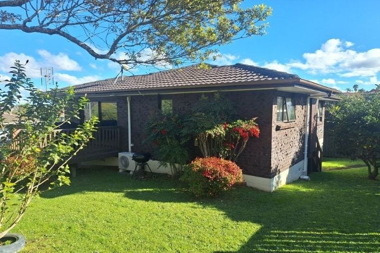 Photo of property in 2/19 Birman Close, Half Moon Bay, Auckland, 2012