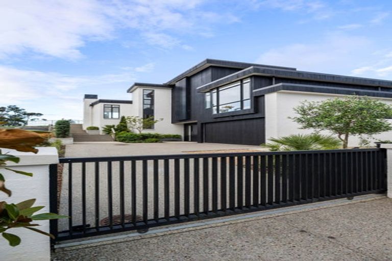 Photo of property in 14 Third Fairway Place, Albany, Auckland, 0632