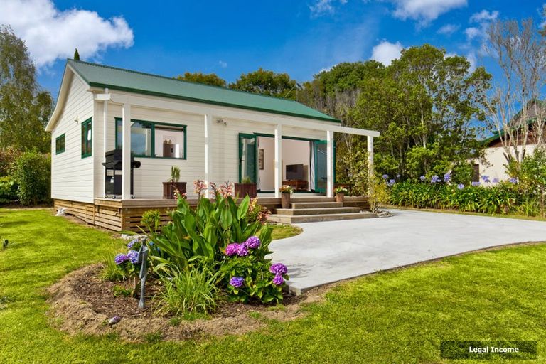 Photo of property in 2 Waipuia Place, Greenhithe, Auckland, 0632
