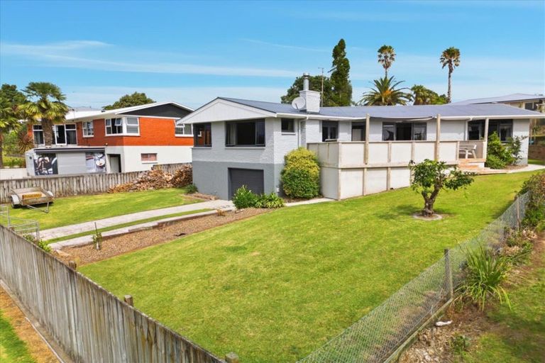 Photo of property in 14 Gilmore Street, Te Puke, 3119