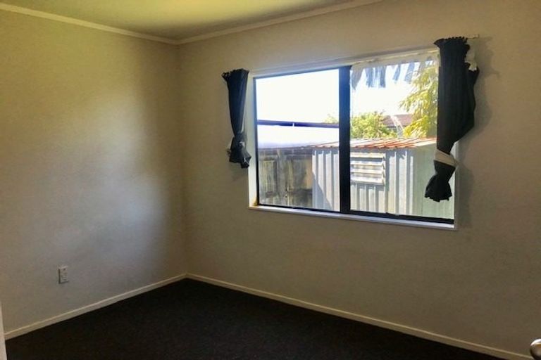 Photo of property in 2/141 Windermere Drive, Poike, Tauranga, 3112