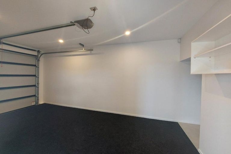 Photo of property in 1/122 Archibald Road, Kelston, Auckland, 0602