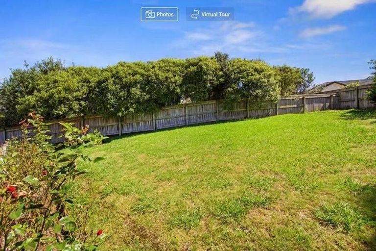Photo of property in 9 Tararua Close, Aotea, Porirua, 5024