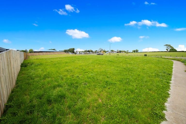 Photo of property in 18 Booker Drive, Tuakau, 2121