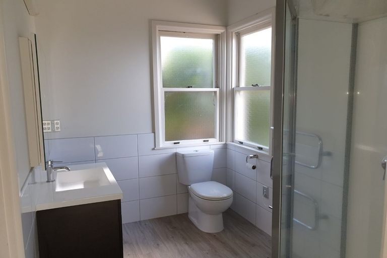 Photo of property in 18 Puketapu Road, Taradale, Napier, 4112